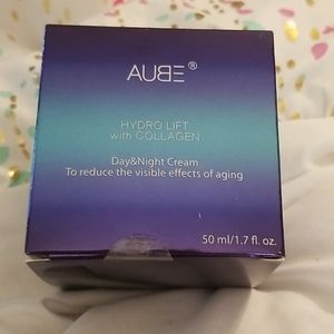 Nwt AUBE   hydro lift w/ collagen